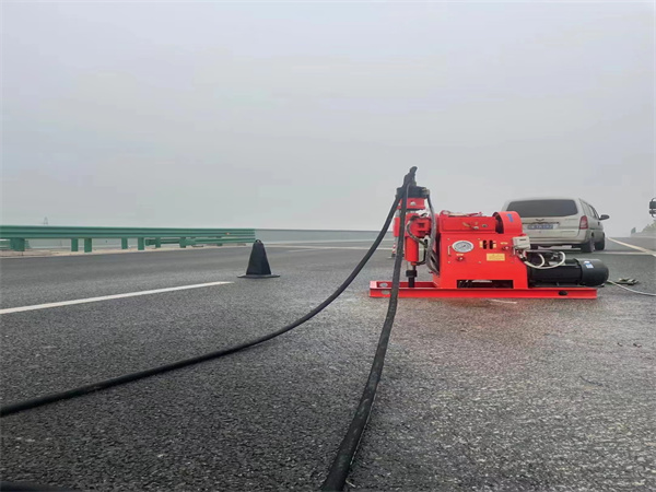 萨尔图马路路基路面开裂下沉注浆加固灌浆